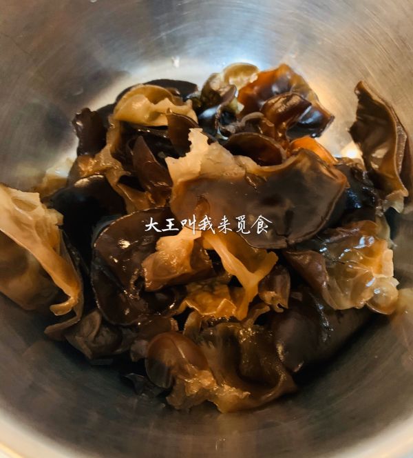 西葫芦肉片木耳饭