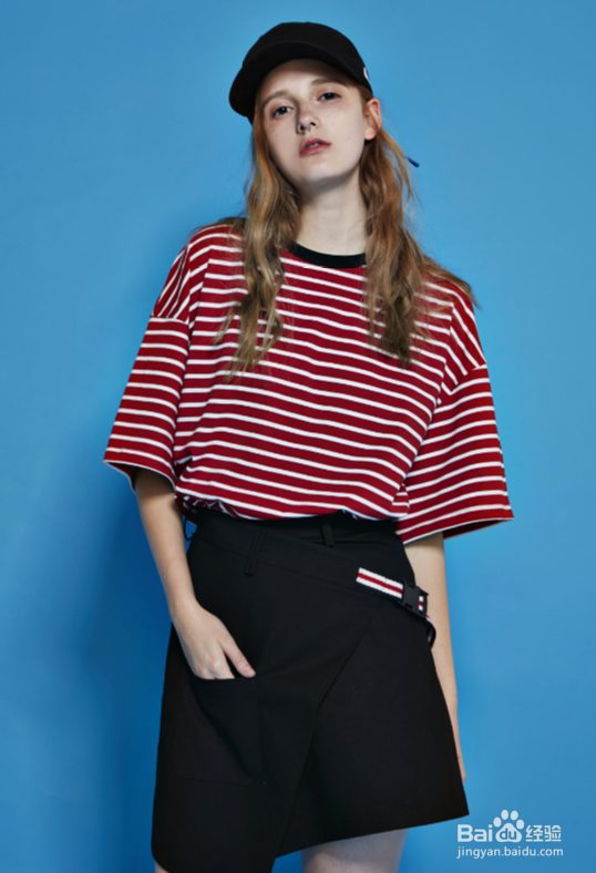 小黑裙应该怎么搭配？