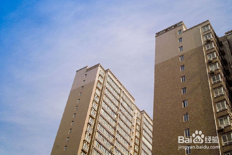 发生火灾时高层住户要怎么逃跑比较安全？