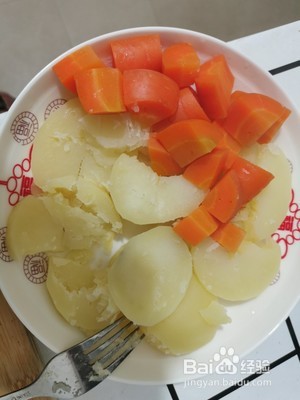 土豆胡萝卜鸡蛋饼