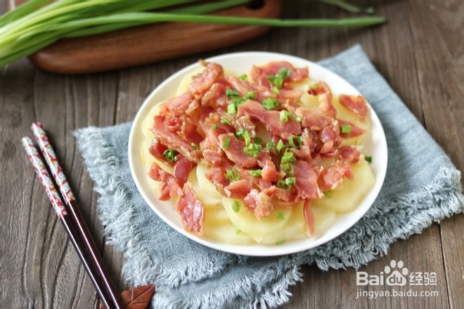 腊鸡腿蒸土豆
