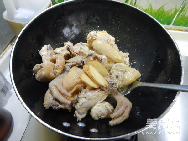 小土豆烧鸡的做法