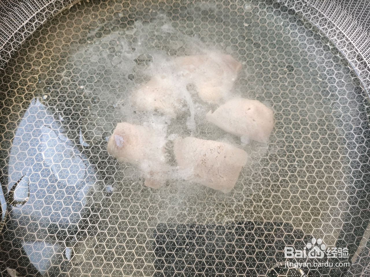 花蛤温拌刀削面的做法