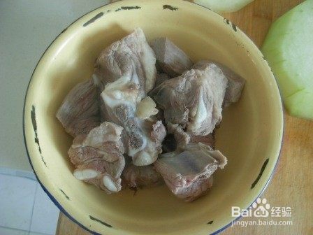夏天吃好菜，冬瓜排骨汤怎样做