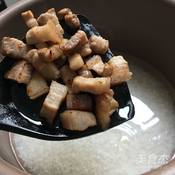 土豆五花肉焖饭