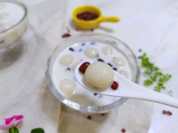 牛奶红豆糯米丸子