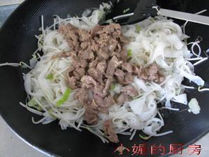 蚝油牛肉炒米粉的做法