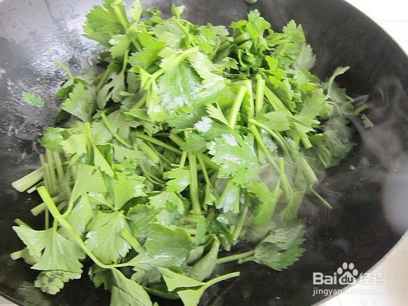 毛芹菜炒肉皮