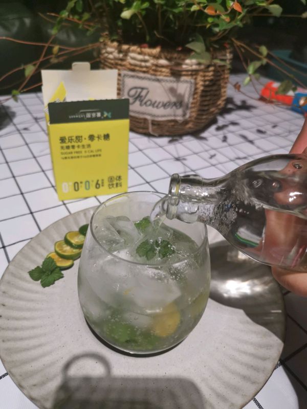 冰爽薄荷苏打水