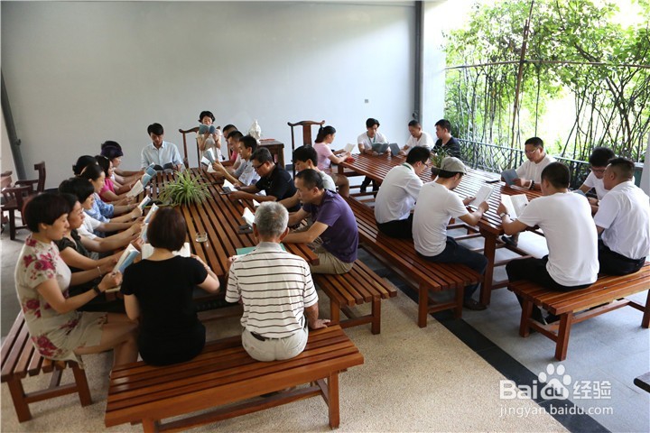 周末闹中取静的悠闲漫步