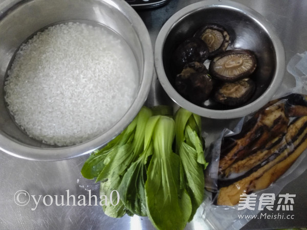 腊肉煲仔饭的做法