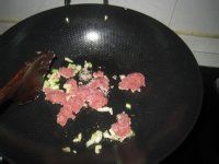 榄菜肉末炒藕丁的做法
