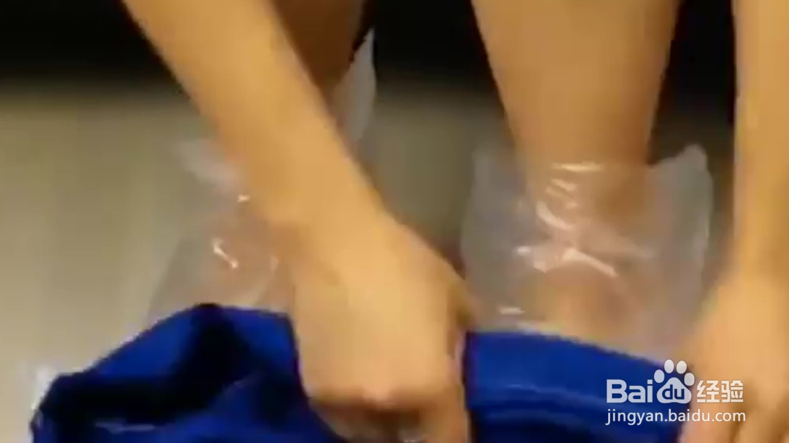 如何方便快捷地穿上紧身裤子