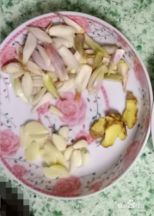 怎样做泡椒炒野生蘑菇