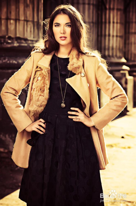 如何轻松搭配衣服颜色