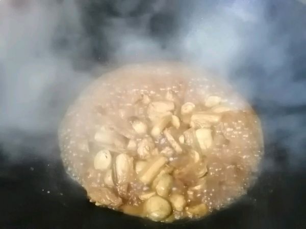 猴头菇香焖五花肉