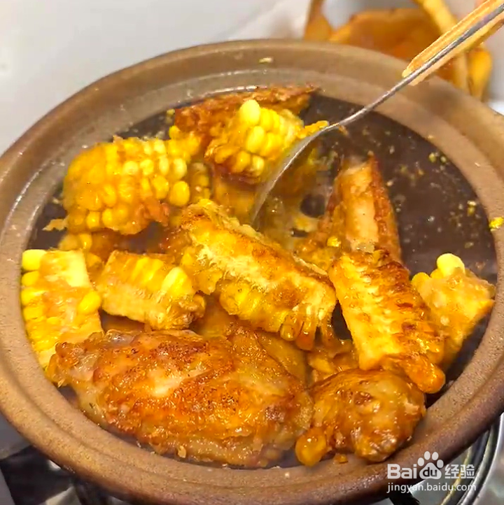 家常菜:香辣鸡翅煲的做法