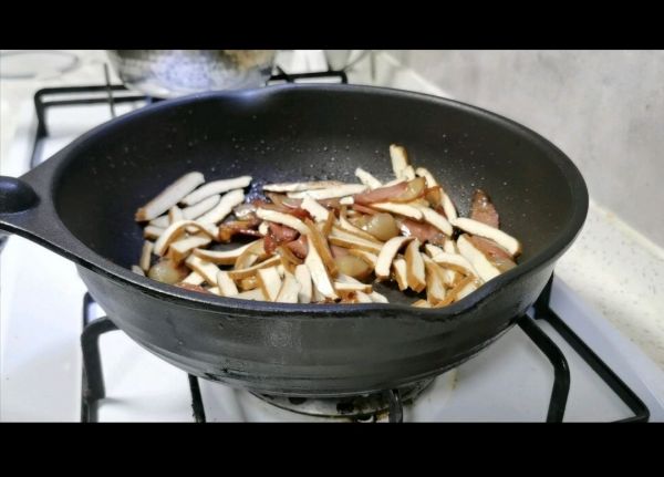 青蒜香干炒腊肉