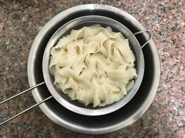 沙茶酱拌刀削面