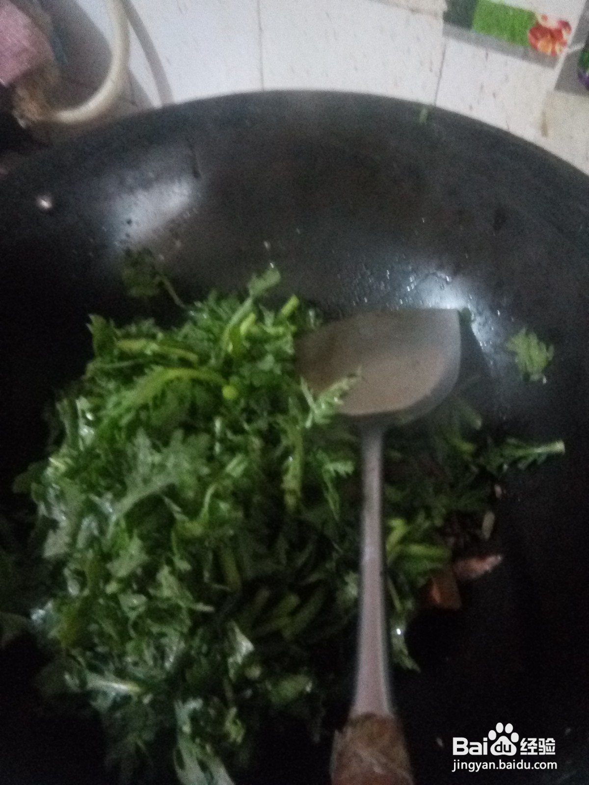 茼蒿鸡蛋干炒小肚