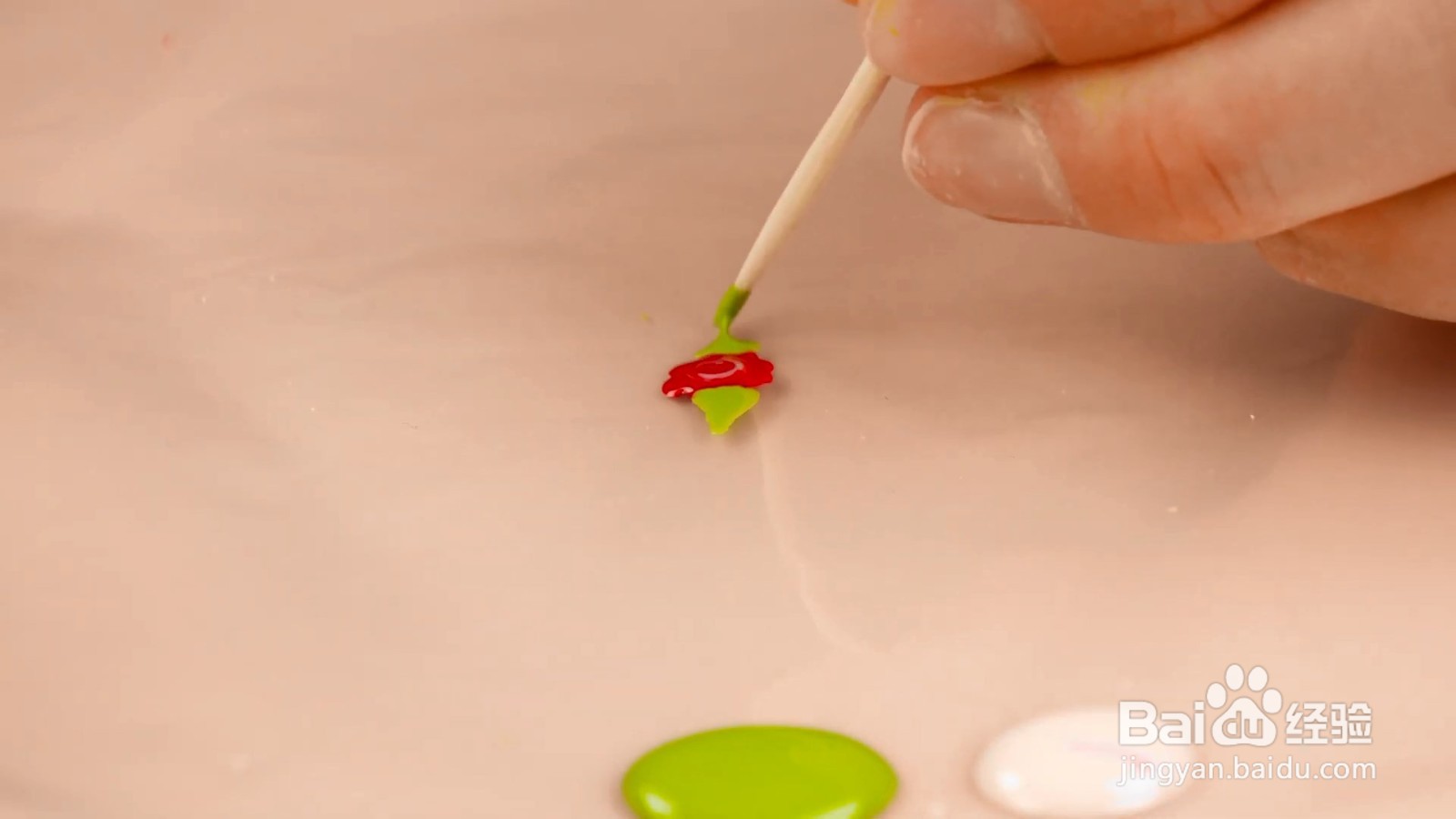 怎么自己做一个漂亮的指甲