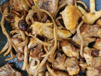茶树菇炒鸡肉的做法