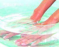 洗面奶怎么弄出泡泡