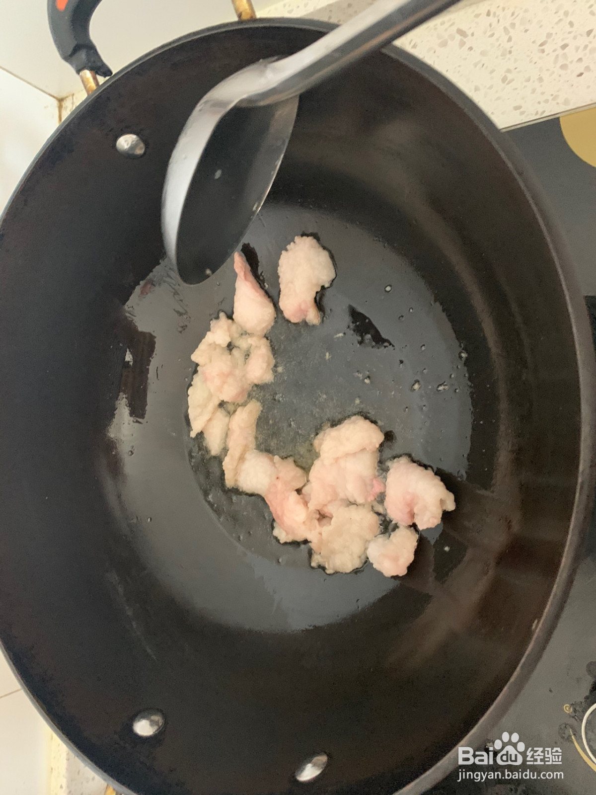 猪骨头烩酸菜的做法