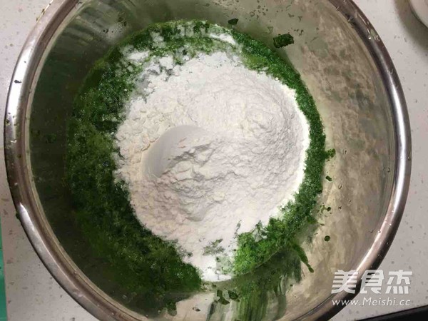 油泼菠菜面的做法