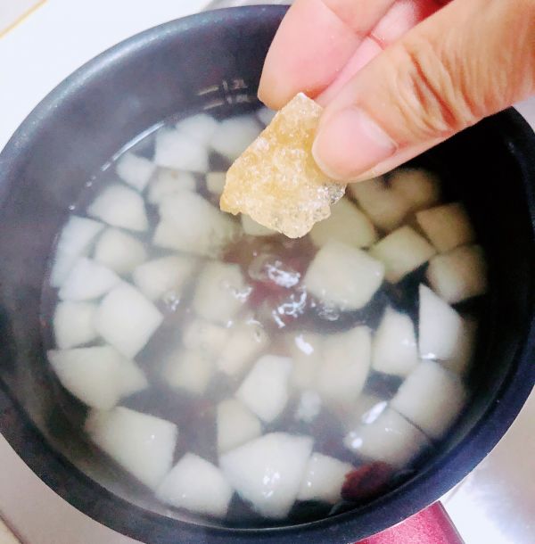 蔓越莓雪梨百合藕粉羹