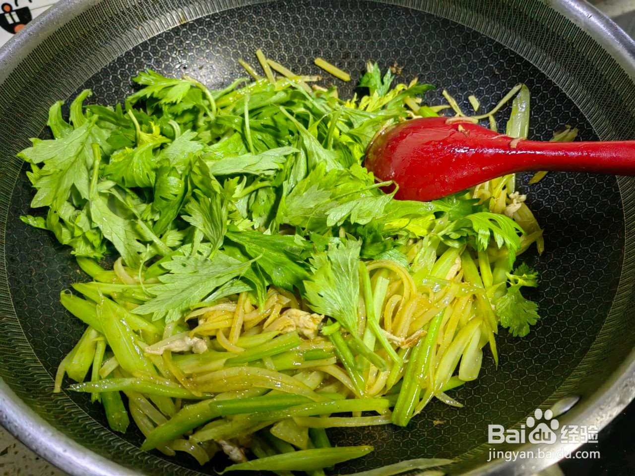 芹菜炒土豆丝的做法