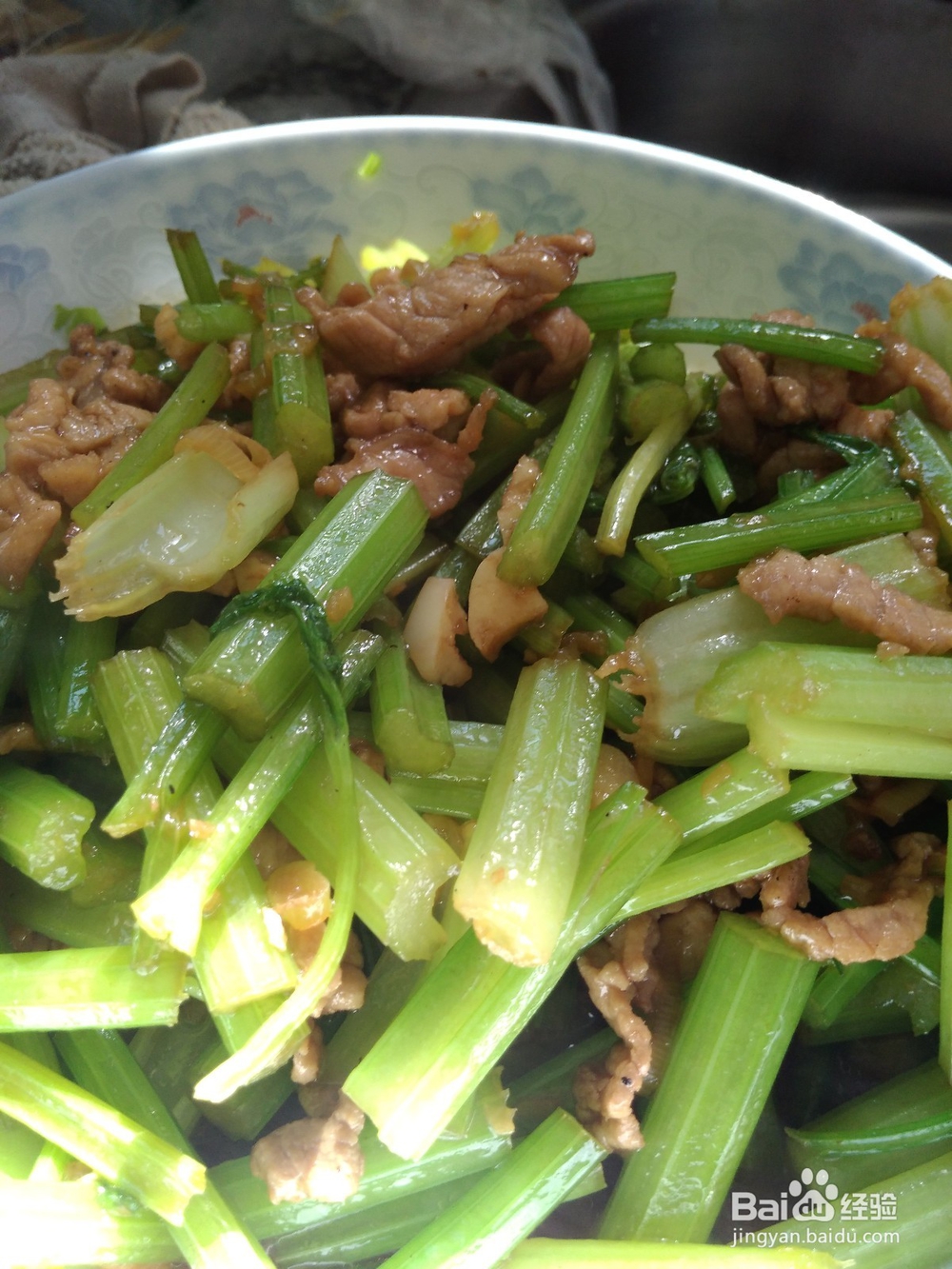 猪肉炒芹菜的新技巧