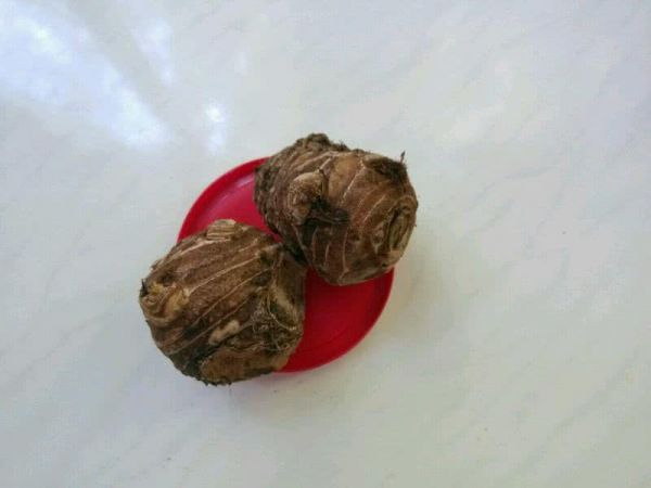 芋头香菇烧鸡翅