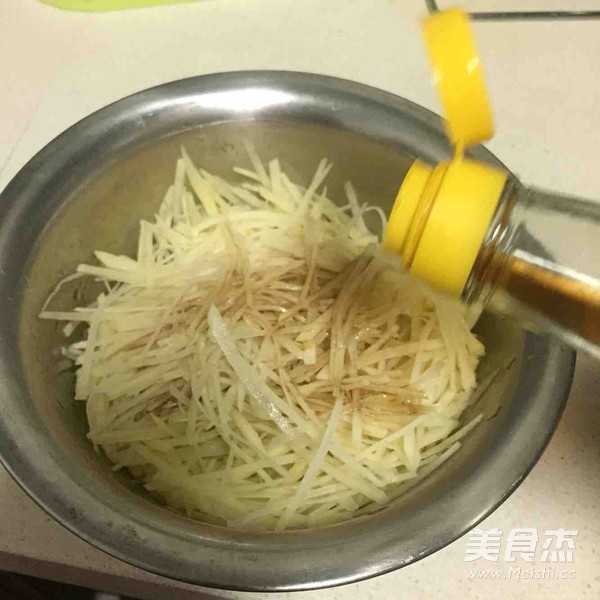 酸辣土豆丝的做法