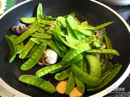墨鱼仔炒荷豆