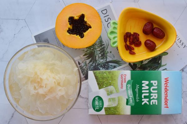 木瓜牛奶银耳羹