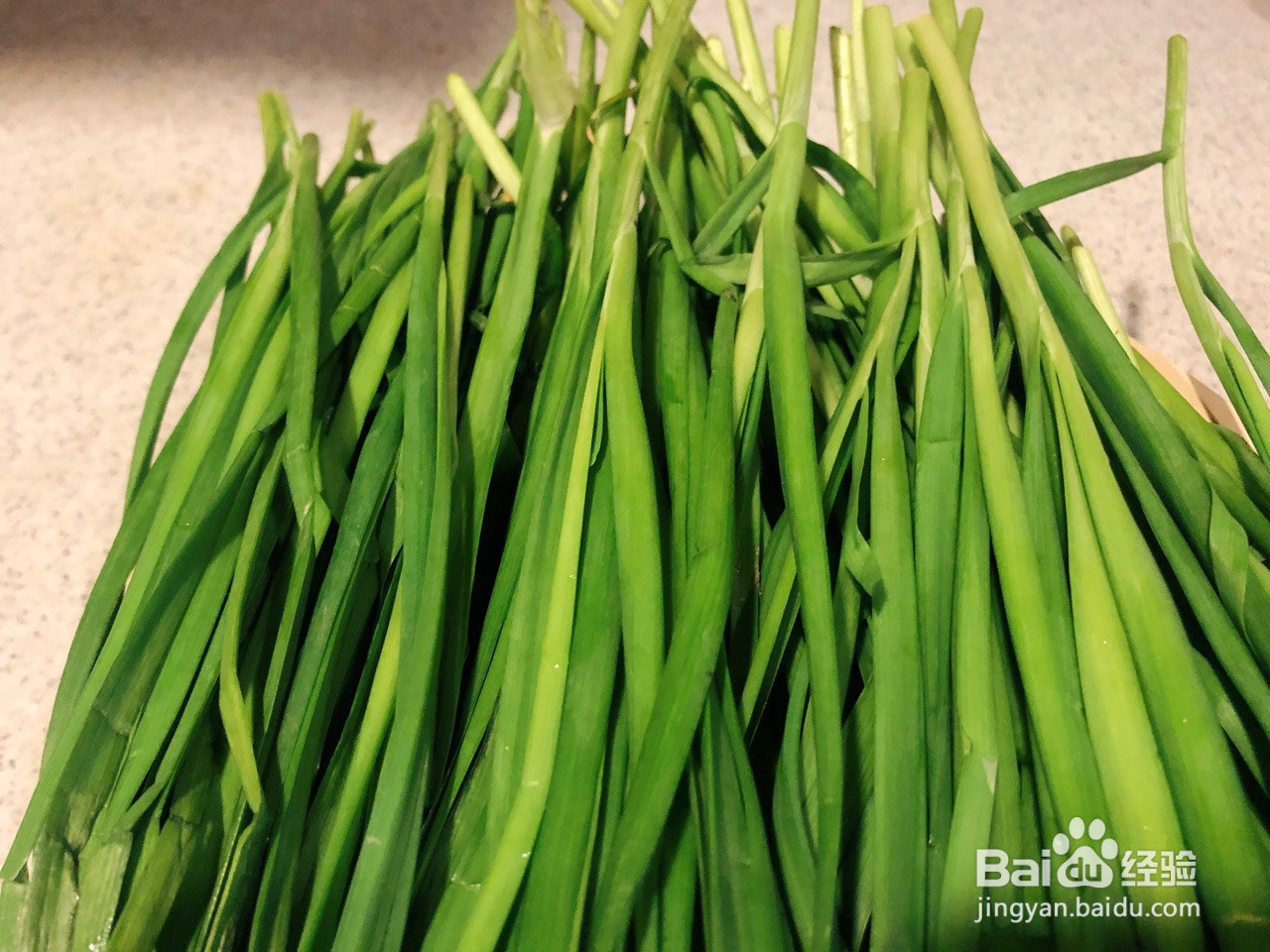 鲜美韭菜盒子的做法