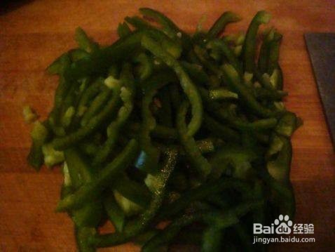 胡萝卜丝炒肉的做法