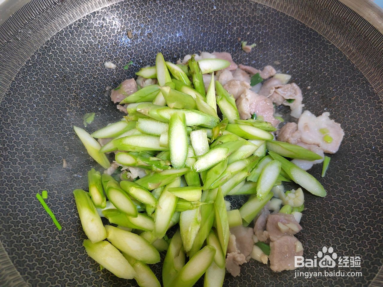 芦笋炒肉的做法