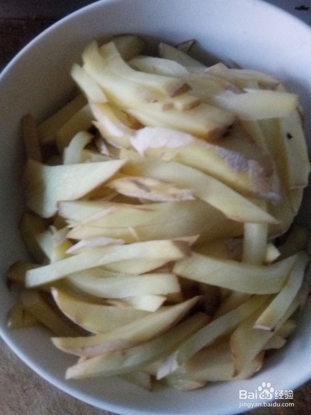 马铃薯丝炒韭菜