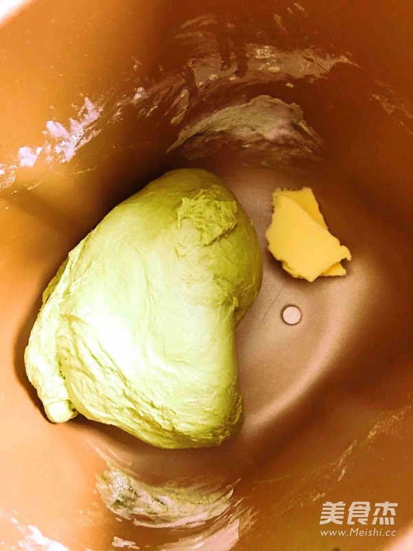 像月牙一般温柔的抹茶红豆软欧包