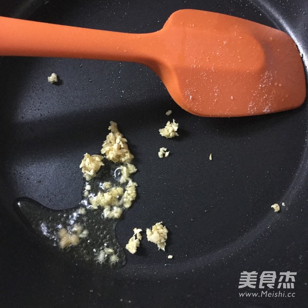 洋葱炒鸡蛋的做法