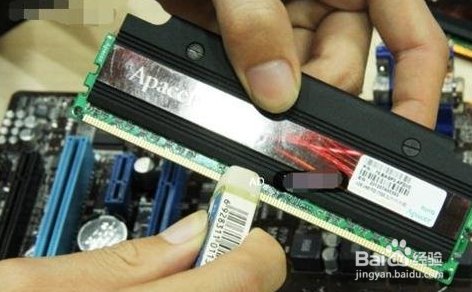 联想电脑开机鸣叫不停