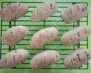 核桃蔓越莓面包的做法