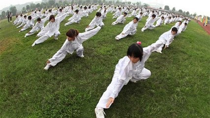 练习太极拳如何加强腿部力量