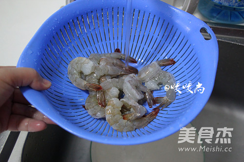 芦笋虾球的做法