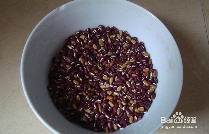 如何教孩子学会做莲子红豆粥