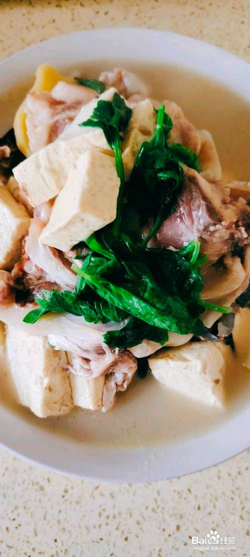 鱼头炖豆腐的做法