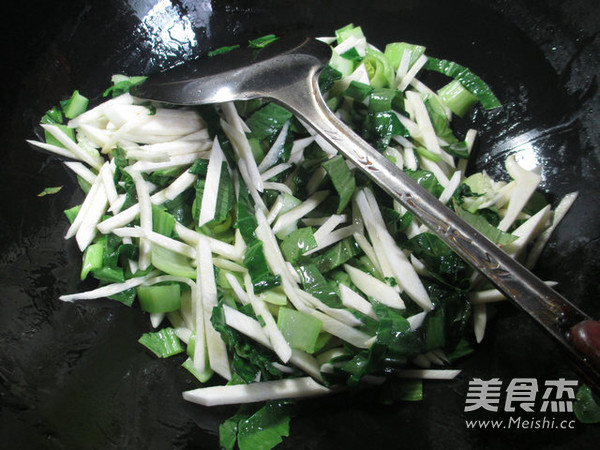 牛肉酱蔬菜炒面