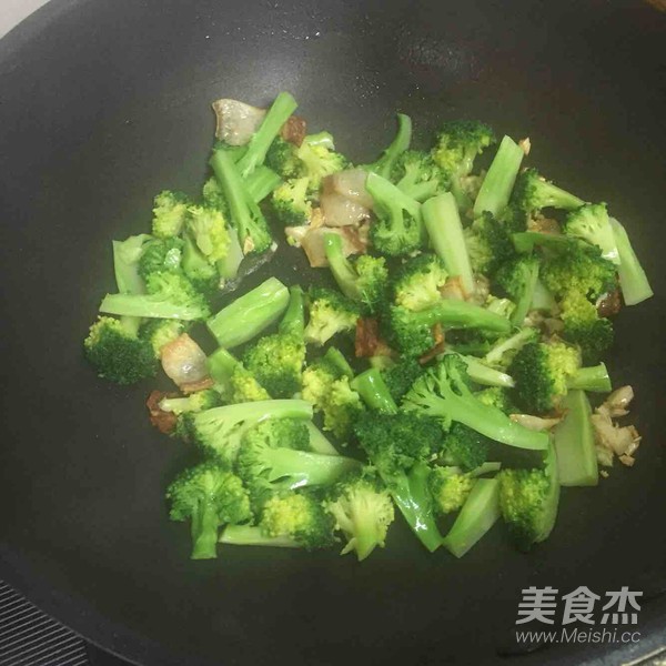 西兰花炒腊肉